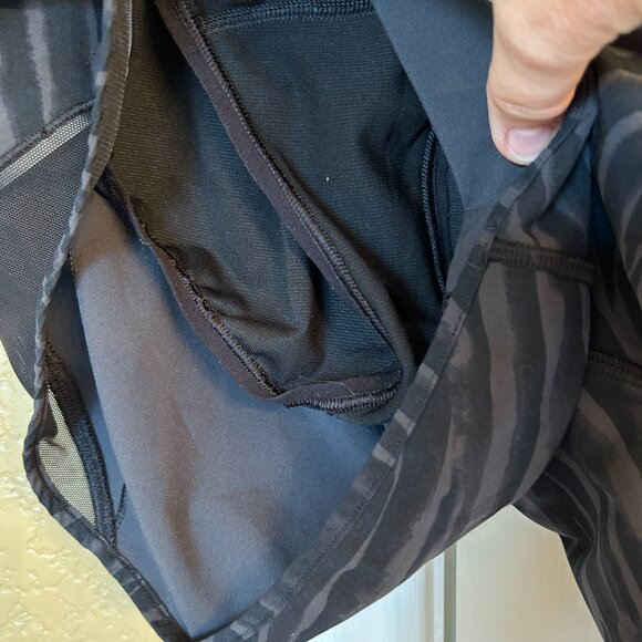 Lululemon Black Striped Hot Shorts - Size 6 (No Size but Measurements) - Picture 6 of 10